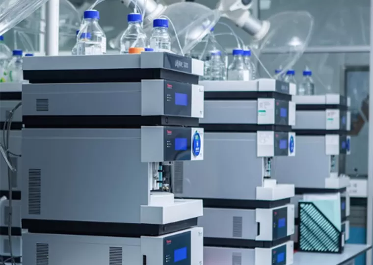 معدات متطورة